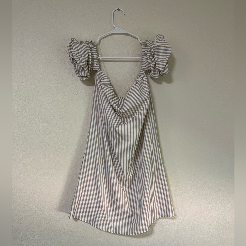 Pink Lily white and tan Dress size Small